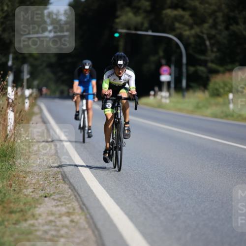 01.09.2024 - 17. Tribühne Triathlon H.Heesch http://msf.ph/oto/6943710 01.09.2024 11:34:06 Radfahren 329, 417 meine-sportfotos.de