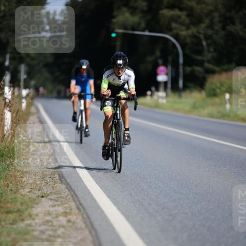 01.09.2024 - 17. Tribühne Triathlon H.Heesch http://msf.ph/oto/6943713 01.09.2024 11:34:06 Radfahren 329, 417 meine-sportfotos.de