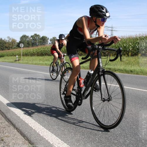 01.09.2024 - 17. Tribühne Triathlon H.Heesch http://msf.ph/oto/6943721 01.09.2024 11:38:36 Radfahren 318, 369, 455, 511 meine-sportfotos.de