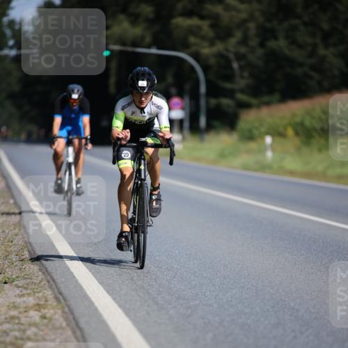 01.09.2024 - 17. Tribühne Triathlon H.Heesch http://msf.ph/oto/6943722 01.09.2024 11:34:07 Radfahren 329, 417 meine-sportfotos.de