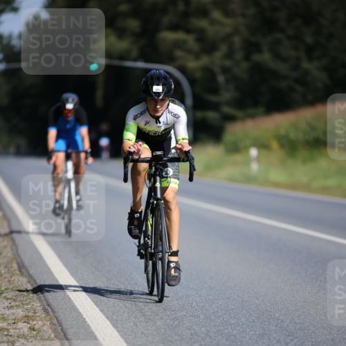 01.09.2024 - 17. Tribühne Triathlon H.Heesch http://msf.ph/oto/6943727 01.09.2024 11:34:07 Radfahren 329, 417 meine-sportfotos.de