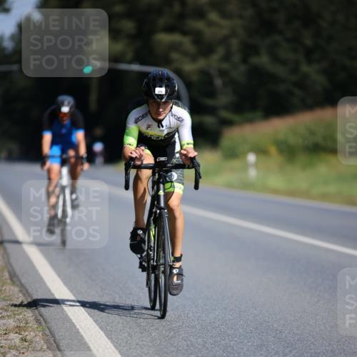 01.09.2024 - 17. Tribühne Triathlon H.Heesch http://msf.ph/oto/6943729 01.09.2024 11:34:07 Radfahren 329, 417 meine-sportfotos.de