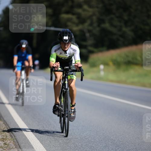 01.09.2024 - 17. Tribühne Triathlon H.Heesch http://msf.ph/oto/6943732 01.09.2024 11:34:07 Radfahren 329, 417 meine-sportfotos.de