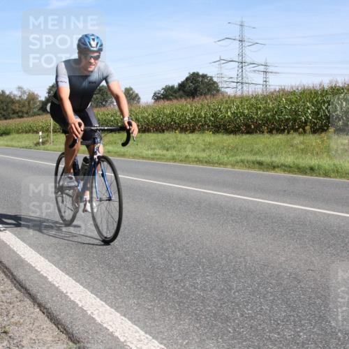 01.09.2024 - 17. Tribühne Triathlon H.Heesch http://msf.ph/oto/6943734 01.09.2024 11:39:04 Radfahren 465 meine-sportfotos.de