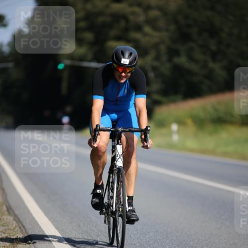 01.09.2024 - 17. Tribühne Triathlon H.Heesch http://msf.ph/oto/6943747 01.09.2024 11:34:09 Radfahren 329, 417 meine-sportfotos.de