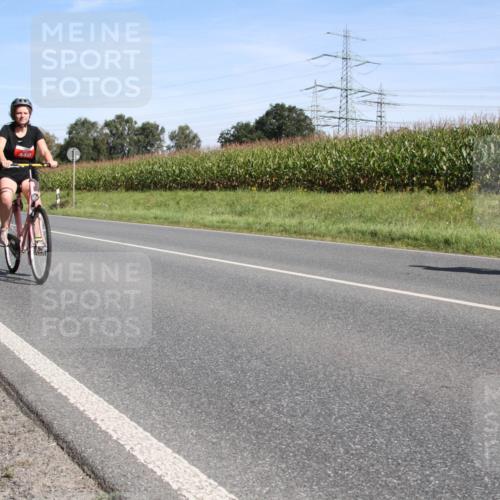 01.09.2024 - 17. Tribühne Triathlon H.Heesch http://msf.ph/oto/6943750 01.09.2024 11:39:26 Radfahren 333, 373, 402, 440 meine-sportfotos.de