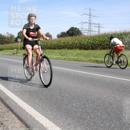 01.09.2024 - 17. Tribühne Triathlon H.Heesch http://msf.ph/oto/6943753 01.09.2024 11:39:27 Radfahren 333, 373, 402, 440 meine-sportfotos.de