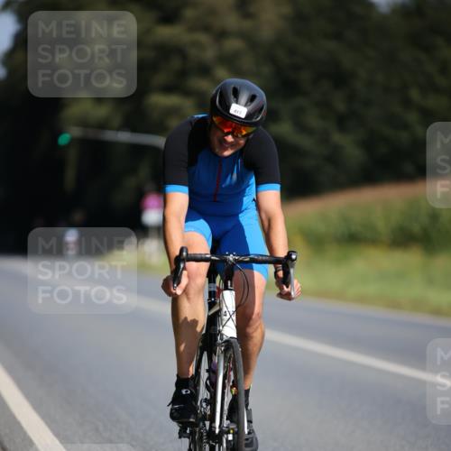 01.09.2024 - 17. Tribühne Triathlon H.Heesch http://msf.ph/oto/6943758 01.09.2024 11:34:09 Radfahren 329, 417 meine-sportfotos.de
