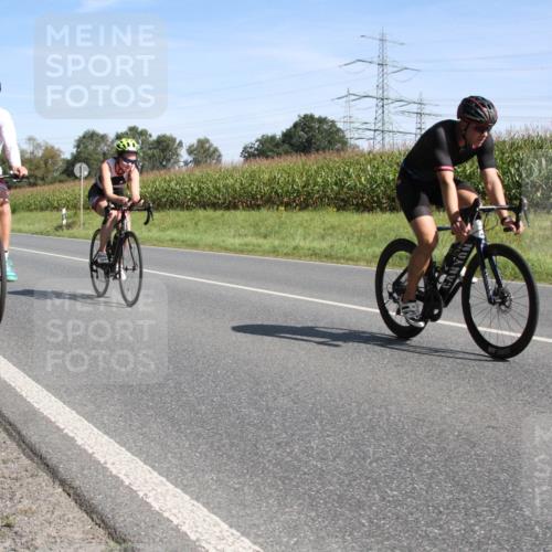 01.09.2024 - 17. Tribühne Triathlon H.Heesch http://msf.ph/oto/6943760 01.09.2024 11:39:47 Radfahren 339, 347, 452, 480, 1479 meine-sportfotos.de