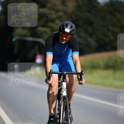 01.09.2024 - 17. Tribühne Triathlon H.Heesch http://msf.ph/oto/6943761 01.09.2024 11:34:09 Radfahren 329, 417 meine-sportfotos.de