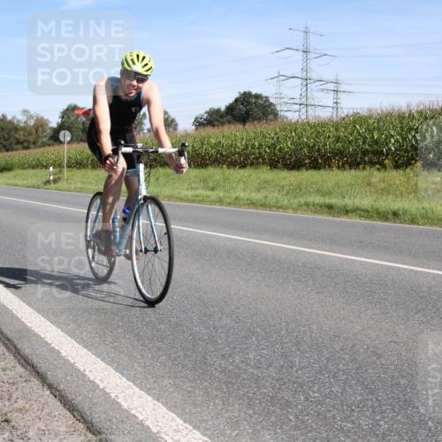 01.09.2024 - 17. Tribühne Triathlon H.Heesch http://msf.ph/oto/6943772 01.09.2024 11:39:53 Radfahren 347, 452, 481, 513, 1479 meine-sportfotos.de