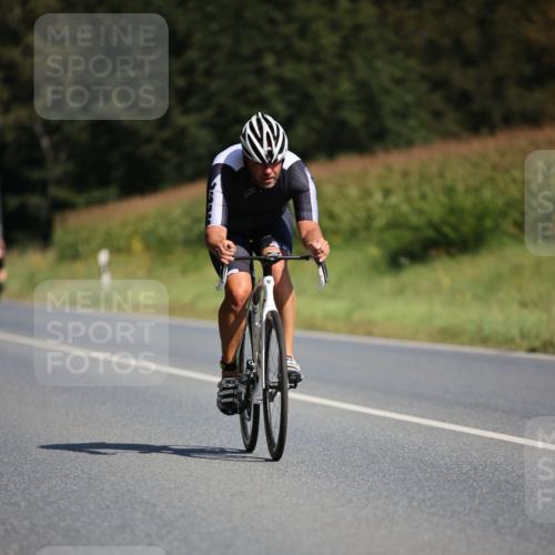 01.09.2024 - 17. Tribühne Triathlon H.Heesch http://msf.ph/oto/6943792 01.09.2024 11:34:40 Radfahren 308, 348, 387, 428, 546 meine-sportfotos.de