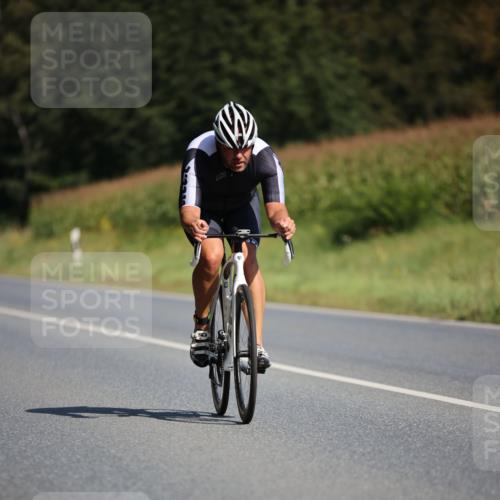 01.09.2024 - 17. Tribühne Triathlon H.Heesch http://msf.ph/oto/6943795 01.09.2024 11:34:40 Radfahren 308, 348, 387, 428, 546 meine-sportfotos.de