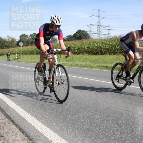 01.09.2024 - 17. Tribühne Triathlon H.Heesch http://msf.ph/oto/6943799 01.09.2024 11:40:24 Radfahren 336, 557 meine-sportfotos.de