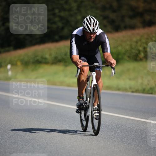 01.09.2024 - 17. Tribühne Triathlon H.Heesch http://msf.ph/oto/6943805 01.09.2024 11:34:40 Radfahren 308, 348, 387, 428, 546 meine-sportfotos.de