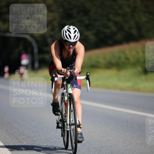 01.09.2024 - 17. Tribühne Triathlon H.Heesch http://msf.ph/oto/6943811 01.09.2024 11:34:42 Radfahren 308, 348, 387, 428, 521 meine-sportfotos.de
