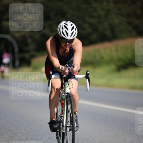01.09.2024 - 17. Tribühne Triathlon H.Heesch http://msf.ph/oto/6943818 01.09.2024 11:34:42 Radfahren 308, 348, 387, 428, 521 meine-sportfotos.de