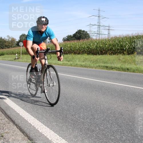 01.09.2024 - 17. Tribühne Triathlon H.Heesch http://msf.ph/oto/6943826 01.09.2024 11:40:58 Radfahren 326, 335, 442, 470, 552 meine-sportfotos.de