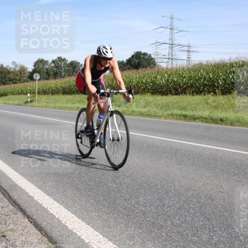 01.09.2024 - 17. Tribühne Triathlon H.Heesch http://msf.ph/oto/6943829 01.09.2024 11:41:00 Radfahren 326, 335, 442, 470, 552 meine-sportfotos.de