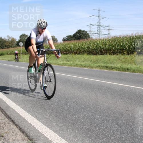 01.09.2024 - 17. Tribühne Triathlon H.Heesch http://msf.ph/oto/6943838 01.09.2024 11:41:03 Radfahren 326, 335, 442, 470, 552 meine-sportfotos.de