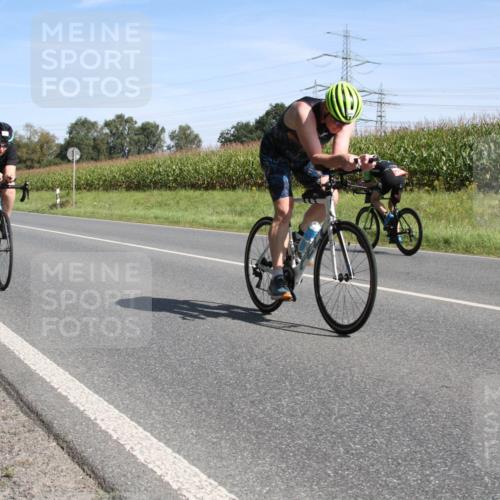 01.09.2024 - 17. Tribühne Triathlon H.Heesch http://msf.ph/oto/6943849 01.09.2024 11:41:13 Radfahren 315, 376, 466, 491, 545 meine-sportfotos.de