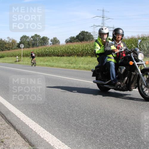 01.09.2024 - 17. Tribühne Triathlon H.Heesch http://msf.ph/oto/6943865 01.09.2024 11:41:27 Radfahren 486 meine-sportfotos.de