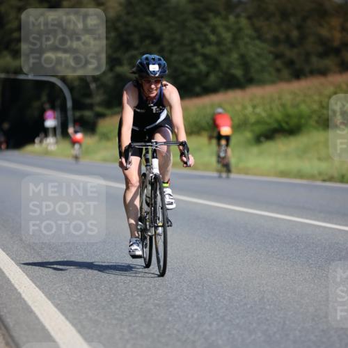 01.09.2024 - 17. Tribühne Triathlon H.Heesch http://msf.ph/oto/6943875 01.09.2024 11:35:03 Radfahren 324, 386, 451, 510 meine-sportfotos.de
