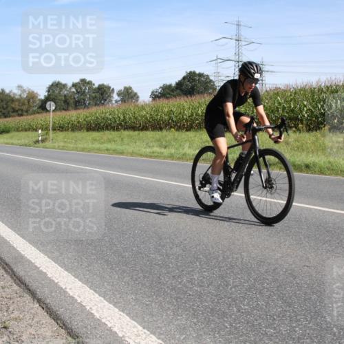01.09.2024 - 17. Tribühne Triathlon H.Heesch http://msf.ph/oto/6943889 01.09.2024 11:41:50 Radfahren 456, 457, 528 meine-sportfotos.de