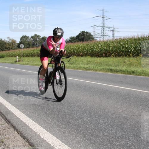 01.09.2024 - 17. Tribühne Triathlon H.Heesch http://msf.ph/oto/6943904 01.09.2024 11:42:24 Radfahren 421, 467, 477, 488, 509 meine-sportfotos.de