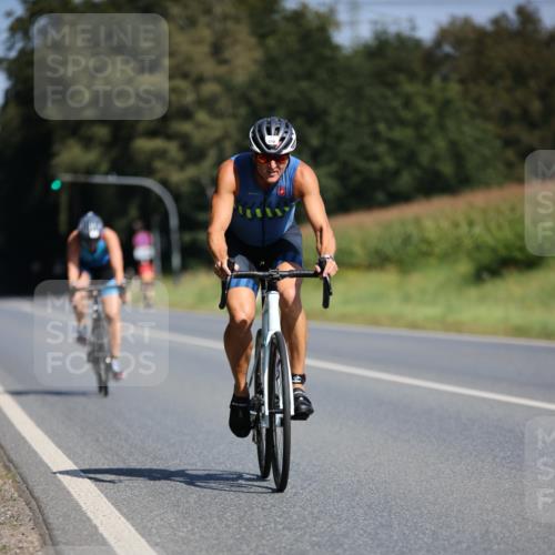 01.09.2024 - 17. Tribühne Triathlon H.Heesch http://msf.ph/oto/6943906 01.09.2024 11:35:12 Radfahren 413, 449, 510 meine-sportfotos.de