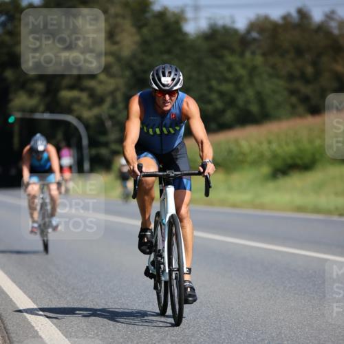 01.09.2024 - 17. Tribühne Triathlon H.Heesch http://msf.ph/oto/6943916 01.09.2024 11:35:12 Radfahren 413, 449, 510 meine-sportfotos.de
