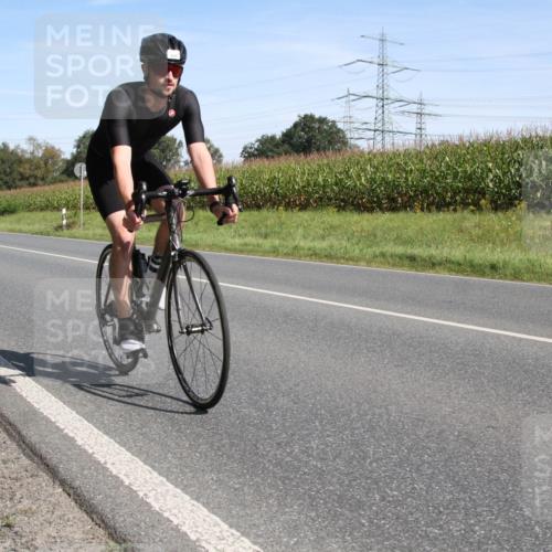 01.09.2024 - 17. Tribühne Triathlon H.Heesch http://msf.ph/oto/6943922 01.09.2024 11:42:41 Radfahren 499, 500, 504, 551 meine-sportfotos.de