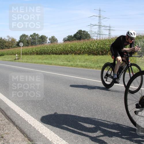 01.09.2024 - 17. Tribühne Triathlon H.Heesch http://msf.ph/oto/6943961 01.09.2024 11:43:26 Radfahren 399, 490, 516, 519, 532 meine-sportfotos.de