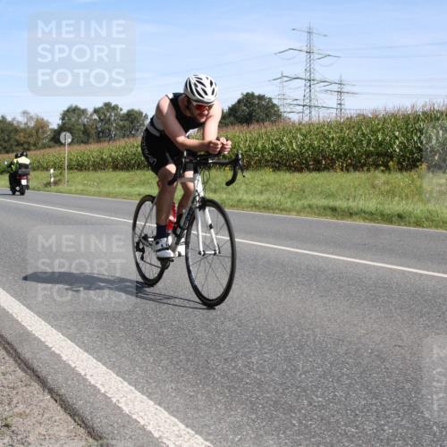 01.09.2024 - 17. Tribühne Triathlon H.Heesch http://msf.ph/oto/6943966 01.09.2024 11:43:28 Radfahren 399, 455, 490, 516, 519, 532 meine-sportfotos.de