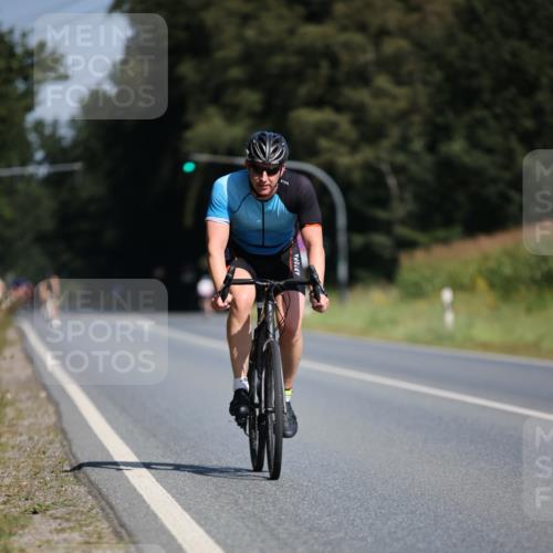 01.09.2024 - 17. Tribühne Triathlon H.Heesch http://msf.ph/oto/6943994 01.09.2024 11:36:08 Radfahren 394, 425, 505, 534, 550 meine-sportfotos.de