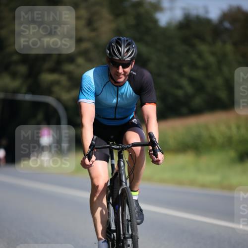 01.09.2024 - 17. Tribühne Triathlon H.Heesch http://msf.ph/oto/6944029 01.09.2024 11:36:09 Radfahren 394, 505, 550 meine-sportfotos.de