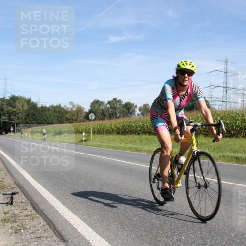 01.09.2024 - 17. Tribühne Triathlon H.Heesch http://msf.ph/oto/6944031 01.09.2024 11:45:04 Radfahren 481, 539 meine-sportfotos.de