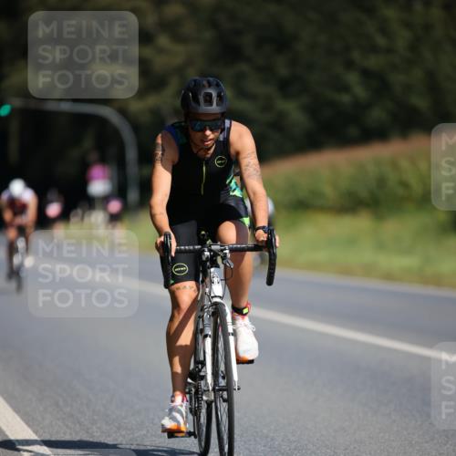 01.09.2024 - 17. Tribühne Triathlon H.Heesch http://msf.ph/oto/6944036 01.09.2024 11:36:21 Radfahren 312, 382, 446, 470, 538 meine-sportfotos.de