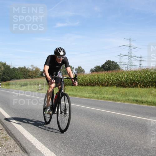 01.09.2024 - 17. Tribühne Triathlon H.Heesch http://msf.ph/oto/6944037 01.09.2024 11:45:21 Radfahren 403, 447, 479, 484, 487, 557, 563 meine-sportfotos.de