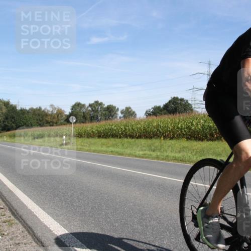 01.09.2024 - 17. Tribühne Triathlon H.Heesch http://msf.ph/oto/6944040 01.09.2024 11:45:21 Radfahren 403, 447, 479, 484, 487, 557, 563 meine-sportfotos.de