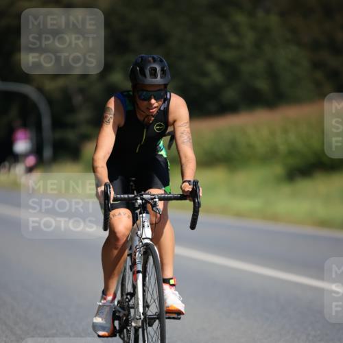 01.09.2024 - 17. Tribühne Triathlon H.Heesch http://msf.ph/oto/6944047 01.09.2024 11:36:21 Radfahren 312, 382, 446, 470, 538 meine-sportfotos.de