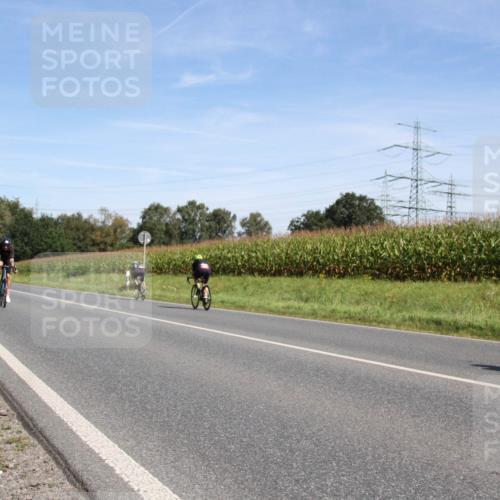 01.09.2024 - 17. Tribühne Triathlon H.Heesch http://msf.ph/oto/6944048 01.09.2024 11:45:24 Radfahren 403, 447, 479, 484, 487, 557, 563 meine-sportfotos.de