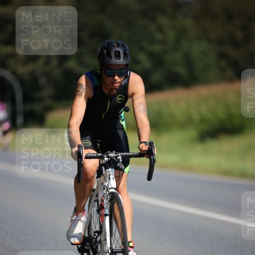 01.09.2024 - 17. Tribühne Triathlon H.Heesch http://msf.ph/oto/6944050 01.09.2024 11:36:21 Radfahren 312, 382, 446, 470, 538 meine-sportfotos.de