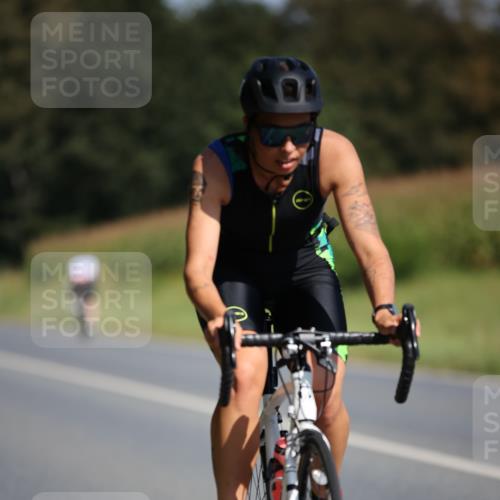01.09.2024 - 17. Tribühne Triathlon H.Heesch http://msf.ph/oto/6944059 01.09.2024 11:36:22 Radfahren 312, 382, 446, 470, 538 meine-sportfotos.de