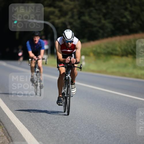 01.09.2024 - 17. Tribühne Triathlon H.Heesch http://msf.ph/oto/6944062 01.09.2024 11:36:24 Radfahren 312, 382, 446, 470, 545 meine-sportfotos.de