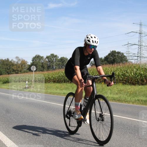 01.09.2024 - 17. Tribühne Triathlon H.Heesch http://msf.ph/oto/6944064 01.09.2024 11:45:44 Radfahren 441, 549 meine-sportfotos.de