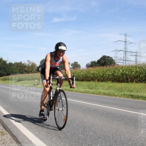 01.09.2024 - 17. Tribühne Triathlon H.Heesch http://msf.ph/oto/6944069 01.09.2024 11:45:54 Radfahren 530, 549 meine-sportfotos.de