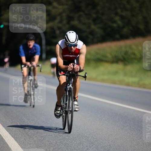 01.09.2024 - 17. Tribühne Triathlon H.Heesch http://msf.ph/oto/6944074 01.09.2024 11:36:24 Radfahren 312, 382, 446, 470, 545 meine-sportfotos.de