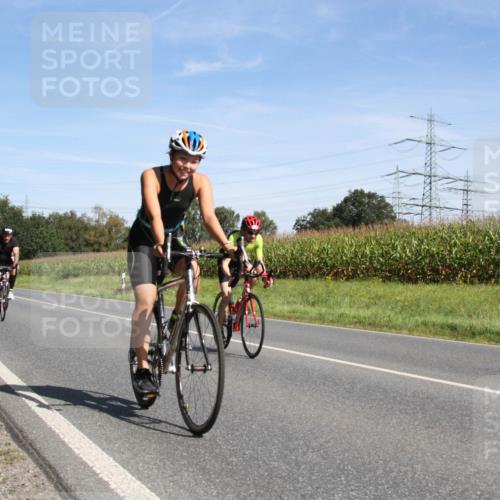 01.09.2024 - 17. Tribühne Triathlon H.Heesch http://msf.ph/oto/6944079 01.09.2024 11:46:11 Radfahren 332, 342, 422, 491, 492, 493 meine-sportfotos.de