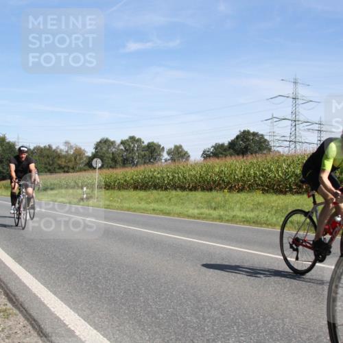 01.09.2024 - 17. Tribühne Triathlon H.Heesch http://msf.ph/oto/6944082 01.09.2024 11:46:11 Radfahren 332, 342, 422, 491, 492, 493 meine-sportfotos.de